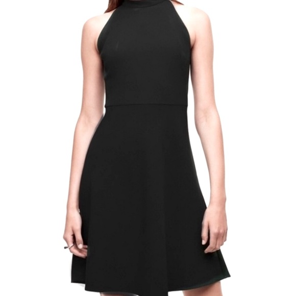 Aritzia Babaton Petros Dress Black
Halter Skater Simple Chic 8 - Picture 1 of 8